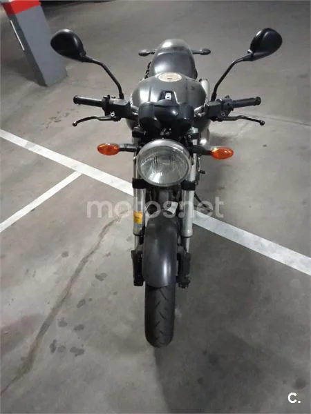 Ducati Monster 695 – Vista 3