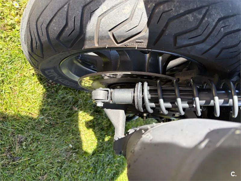 Yamaha XMAX 400 – Vista 12