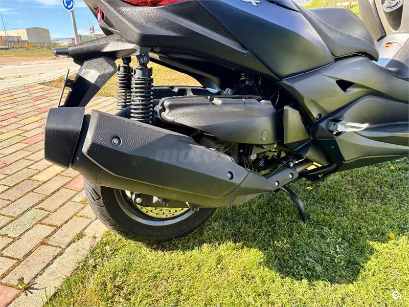 Yamaha XMAX 400 – Vista 7