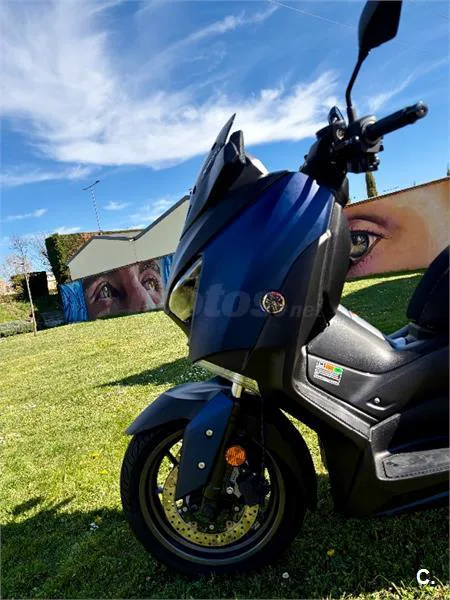 Yamaha XMAX 400 – Vista 8