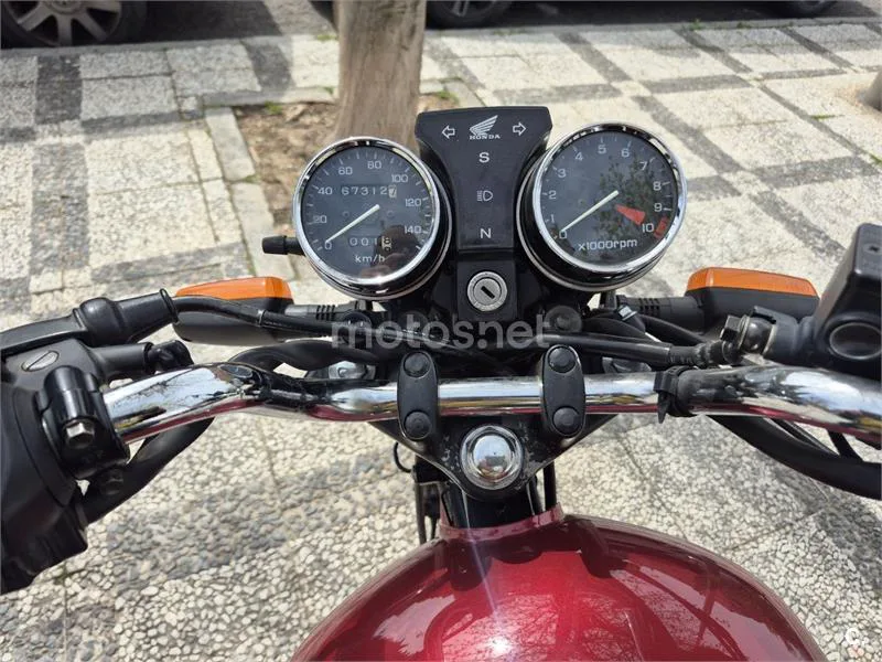 Honda CB 250 F – Vista 5