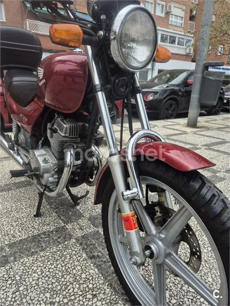 Honda CB 250 F – Vista 9