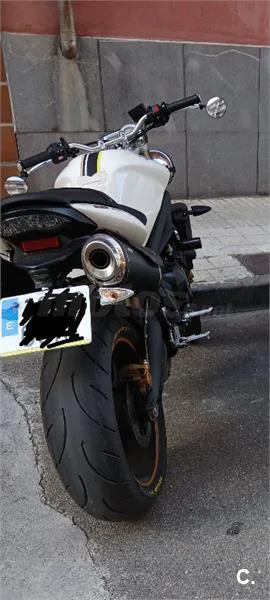 Triumph Street Triple – Vista 8