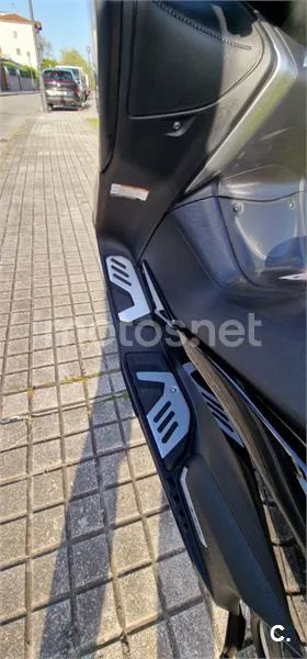 Yamaha TMAX – Vista 7