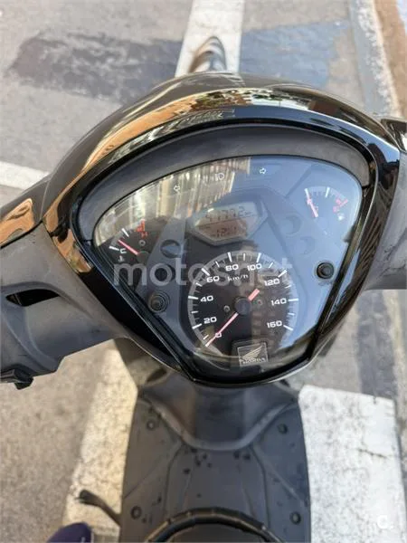 Honda SH125i – Vista 4