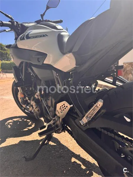 Yamaha MT-07 – Vista 8