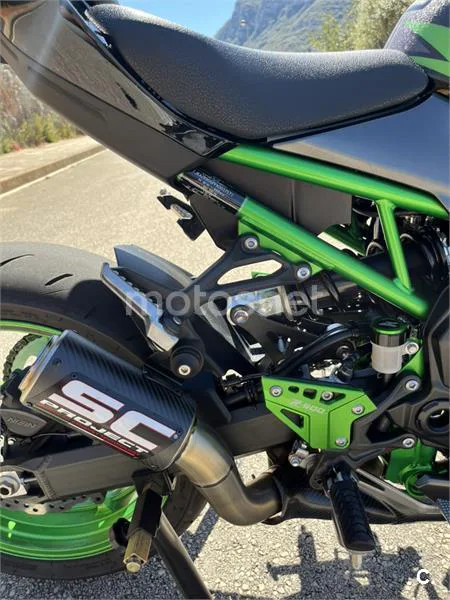 Kawasaki Z 900 – Vista 9