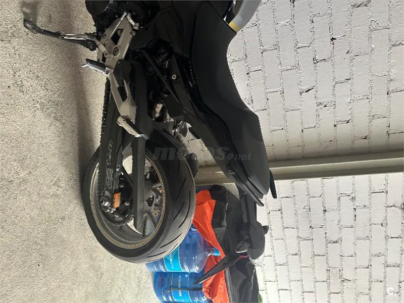 BMW F 900 R – Vista 3