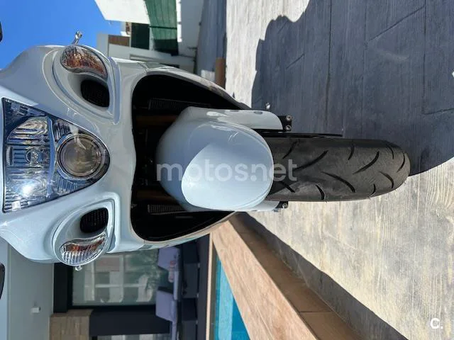 Suzuki Hayabusa 1300 – Vista 11