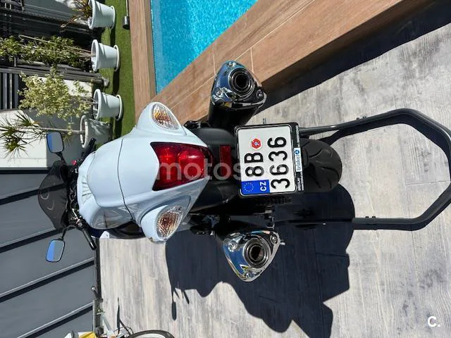 Suzuki Hayabusa 1300 – Vista 15