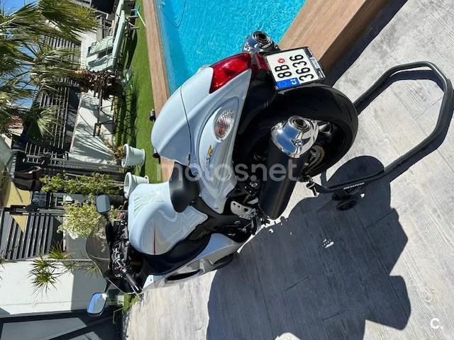 Suzuki Hayabusa 1300 – Vista 16