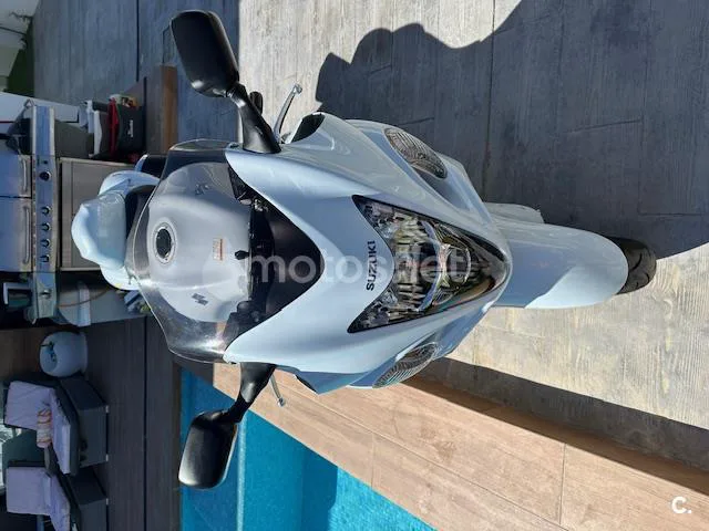 Suzuki Hayabusa 1300 – Vista 18