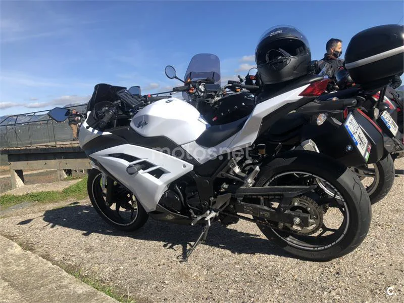Kawasaki Ninja 300 – Vista 2