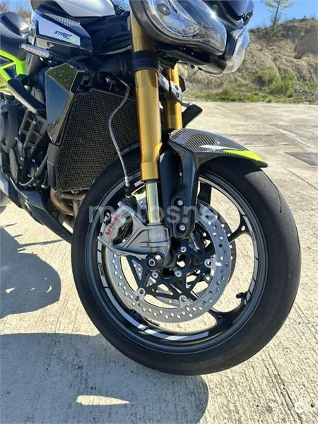 Triumph Street Triple 765 – Vista 3
