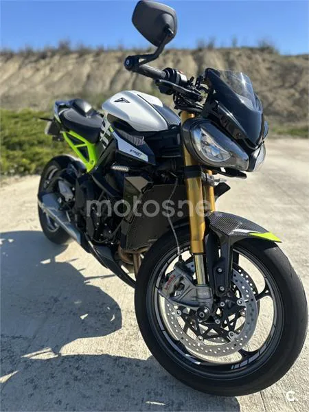 Triumph Street Triple 765 – Vista 9