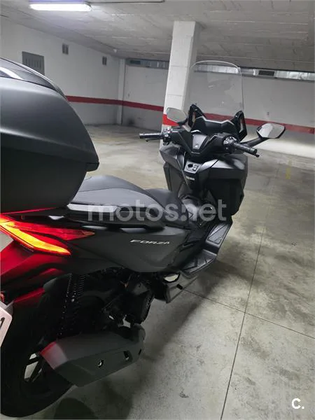 Honda Forza 125 – Vista 3