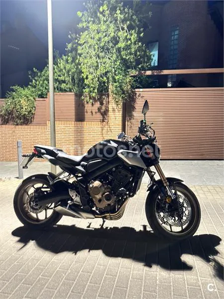 Honda CB650R - Vista 8