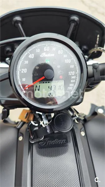 Indian FTR 1200 – Vista 8