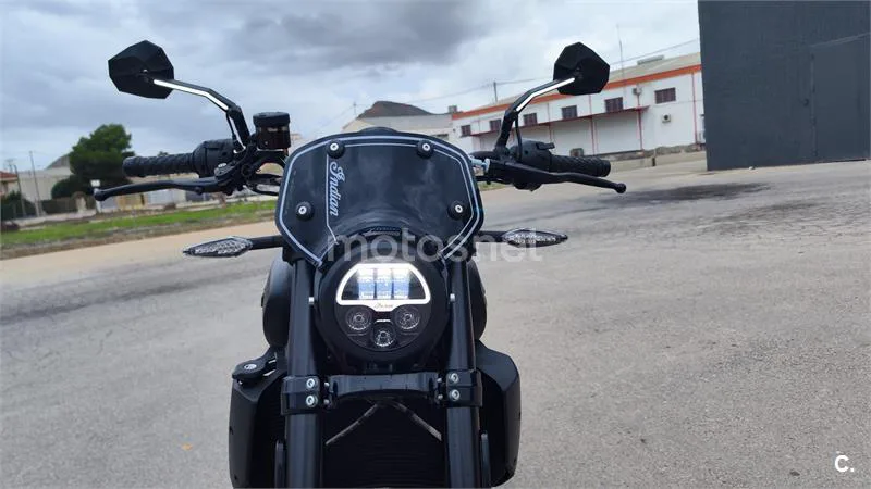 Indian FTR 1200 – Vista 10