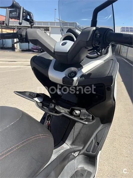 Yamaha XMAX 250 – Vista 6