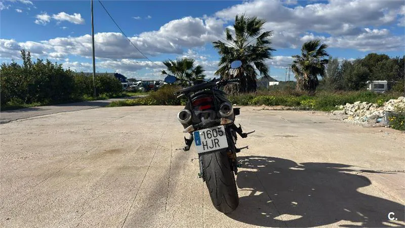 Triumph Street Triple – Vista 4