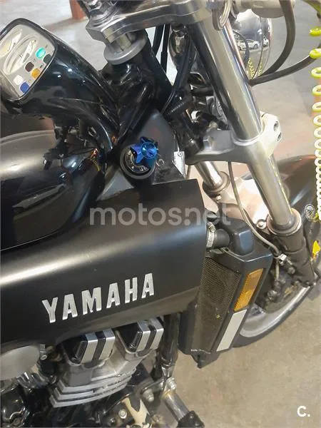 Yamaha V-Max 1200 – Vista 12