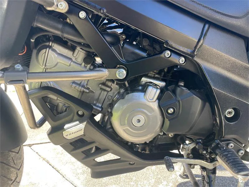 Suzuki V-Strom 650 XT ABS – Vista 13