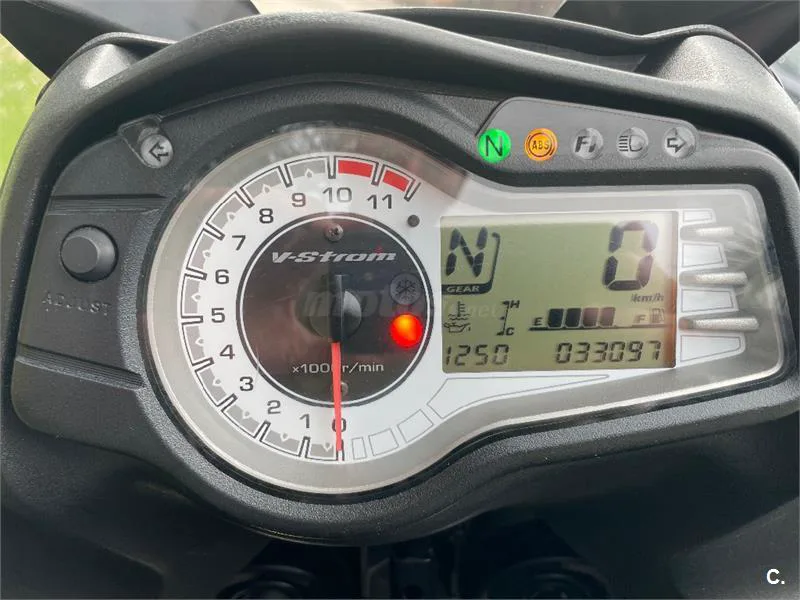Suzuki V-Strom 650 XT ABS – Vista 7