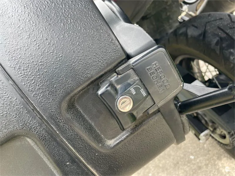 Suzuki V-Strom 650 XT ABS – Vista 9