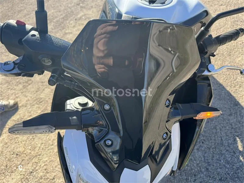 Kawasaki Z 900 – Vista 17