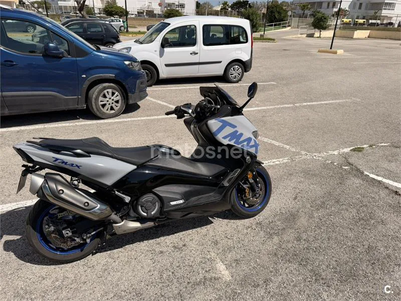 Yamaha TMAX 530 – Vista 4