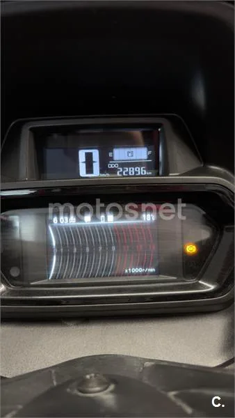 Yamaha XMAX 125 – Vista 8