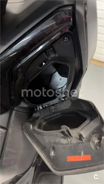 Yamaha XMAX 125 – Vista 10