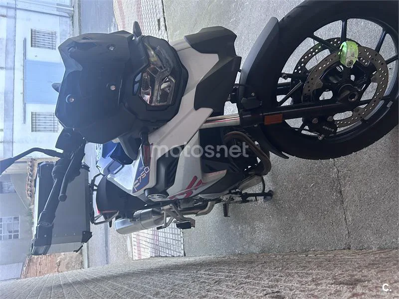 BMW F 750 – Vista 4