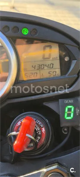 Kawasaki Z750 – Vista 8