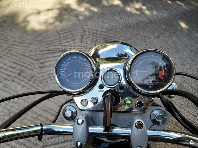 Hyosung GV 250i AQUILA – Vista 5