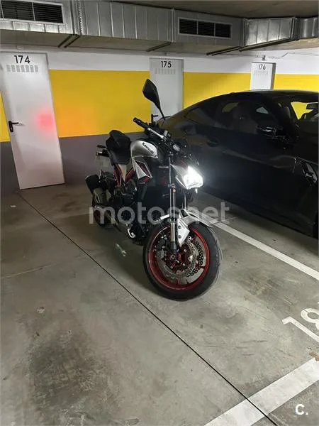 Kawasaki Z 900 – Vista 2
