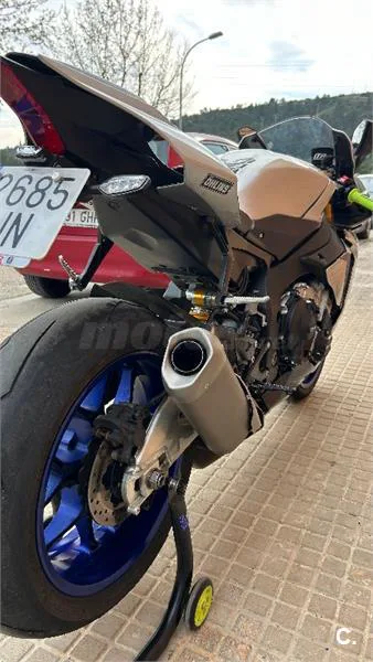 Yamaha YZF R1 – Vista 3