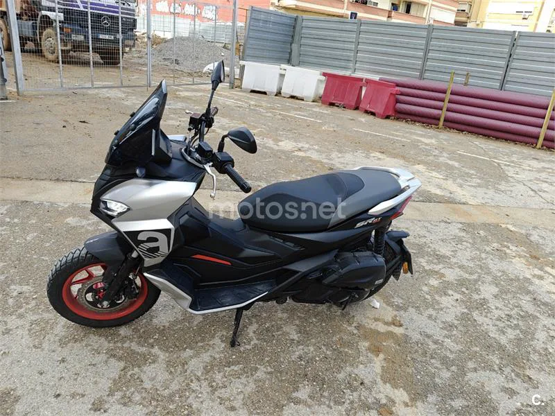 Aprilia SR GT 125 – Vista 3