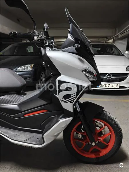 Aprilia SR GT 125 – Vista 6