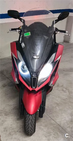 Kymco Super Dink 350i – Vista 8