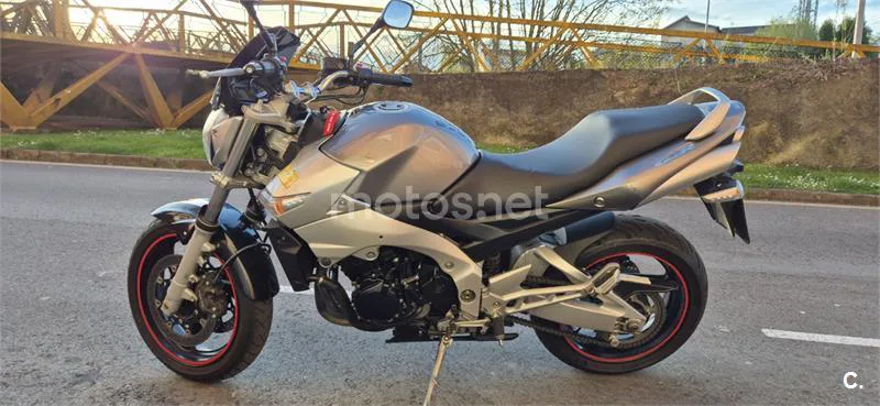 Suzuki GSR 600 – Vista 2
