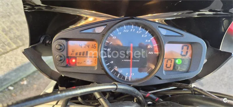Suzuki GSR 600 – Vista 3