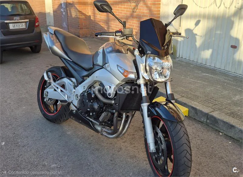 Suzuki GSR 600 – Vista 8