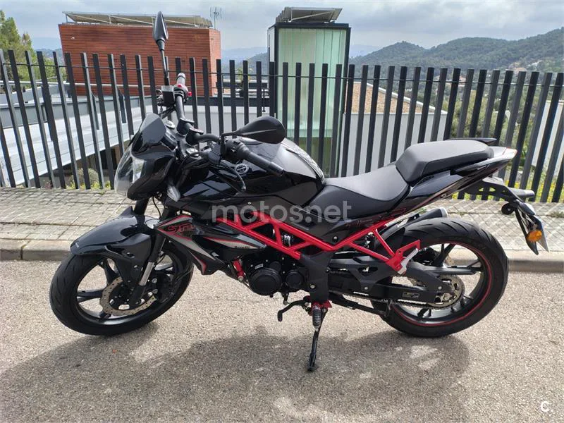 Benelli BN 125 – Vista 3