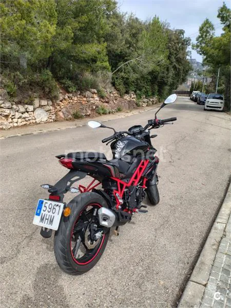Benelli BN 125 – Vista 4