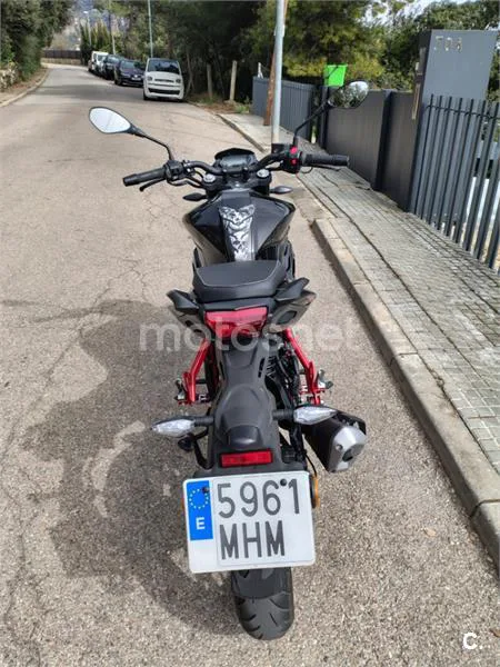 Benelli BN 125 – Vista 6