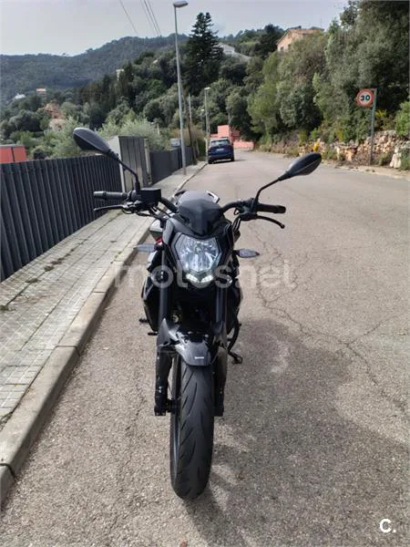 Benelli BN 125 – Vista 7