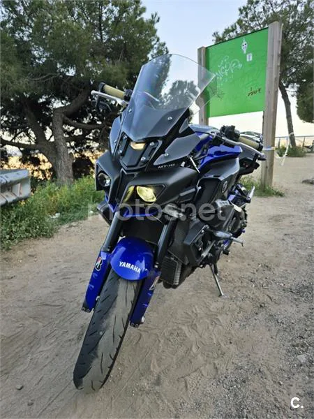 Yamaha MT-10 – Vista 3