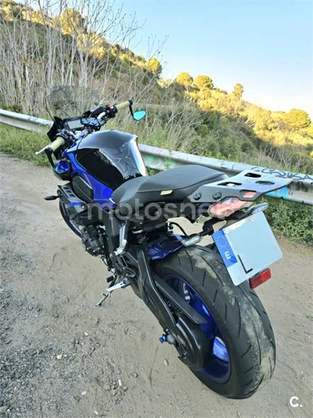 Yamaha MT-10 – Vista 5